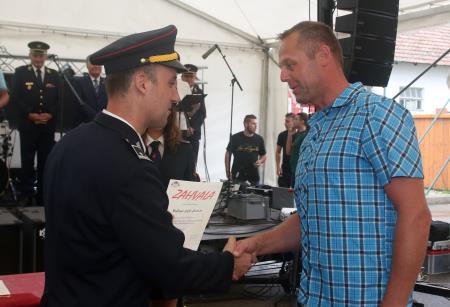 PREVZEM AVTOCISTERNE PGD UNEC 27 FOTO LJUBO VUKELIČ
